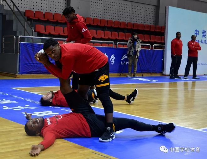 爱游戏APP-网球赛场再起风云：姑苏风暴队守住胜果吴越烈马队，脚步移动更到位韧性比赛的样板的简单介绍