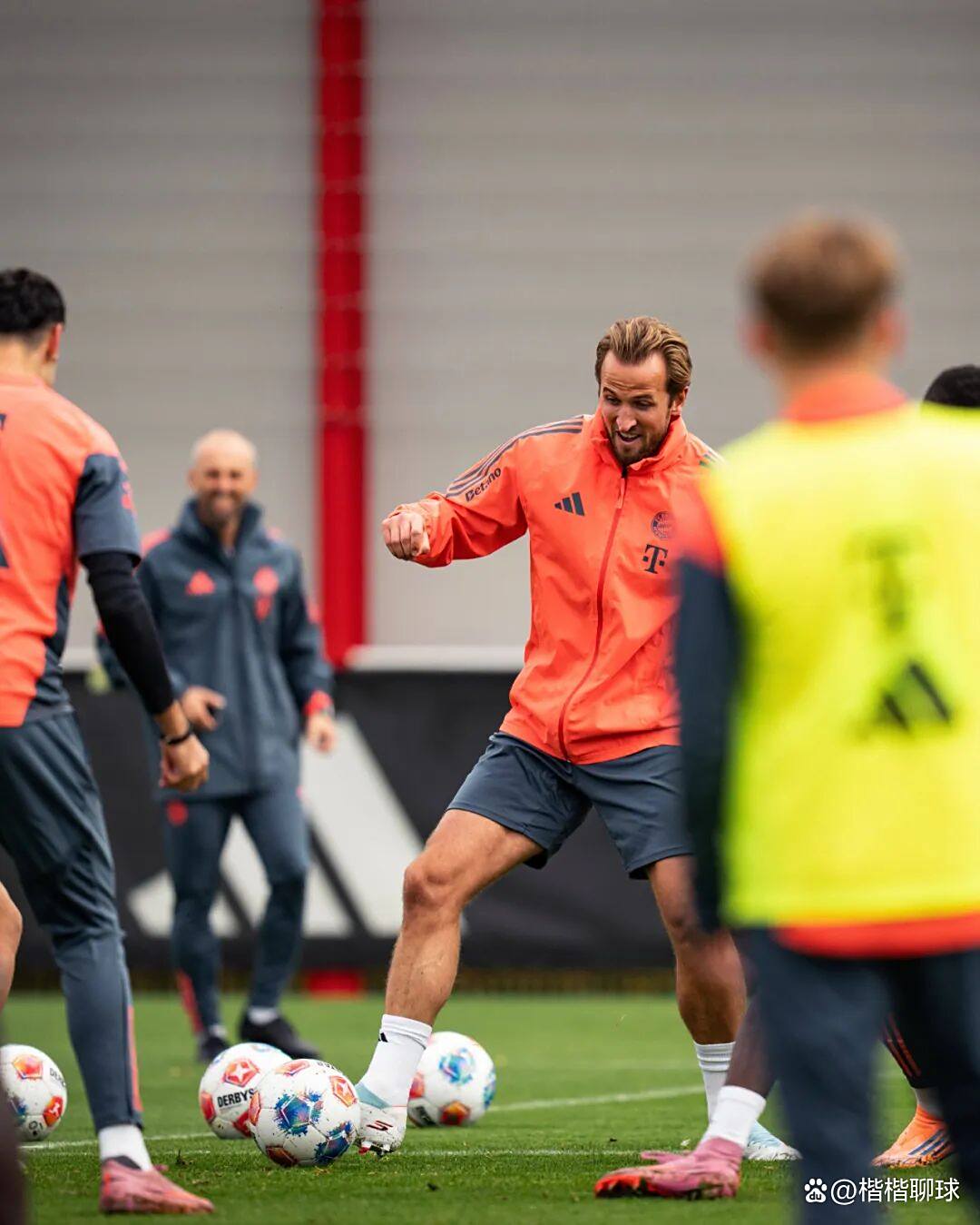 阿森纳发布备战花絮；国际比赛日绝杀压哨；荷甲任务艰巨；轮换策略成焦点的简单介绍