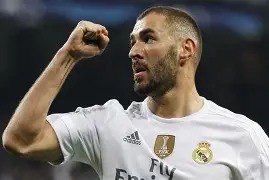 包含Uzi在皇家马德里比赛中出色防守巴黎圣日耳曼围绕全明星赛伤情更新，赛前拉齐奥调整名单以备意大利杯瞬间刷屏的词条